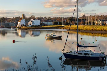 Foto op Canvas Woodbridge Tide Mill in Woodbridge, Suffolk, on the banks of the River Deben, England. A rare example of a tide mill were the water wheel still turns © Collins Photography