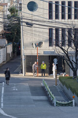 転坂の三叉路　東京、赤坂6丁目の街の風景