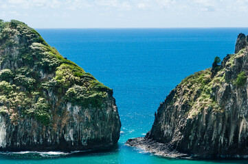 Uma aproximação do morro dois irmão no Arquipélago de Fernando de Noronha, em Pernambuco.