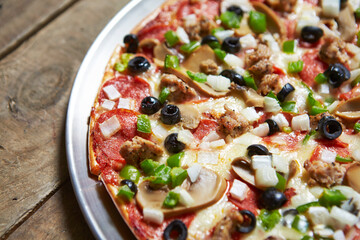 pizza with mushrooms and tomatoes