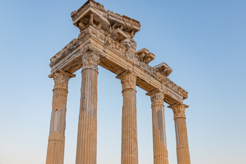 Obraz premium Temple of Apollo in Side, turkish riviera