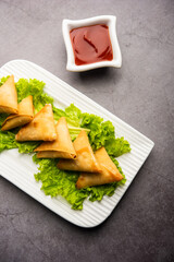 Mini triangle patti samosa