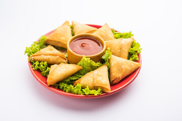 Mini triangle patti samosa