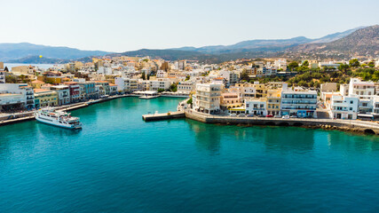 Fototapeta na wymiar Agios Nikolaos embankment in Crete, Greece.