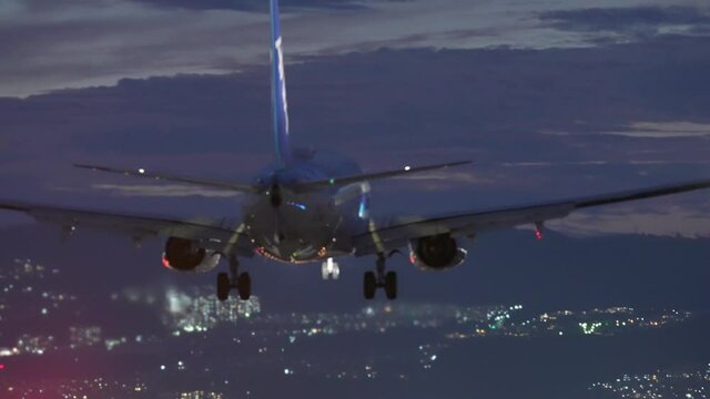 4K・飛行機・旅客機・ジェット機・空港・着陸
