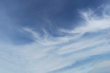 Obraz premium Clouds and blue sky. On the day of good weather in the summer
