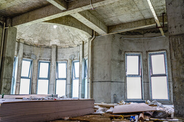 The construction site of the interior decoration of the commercial pavement office