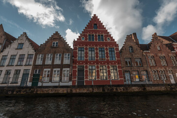 Fototapeta na wymiar Fachadas de casas en Brugge