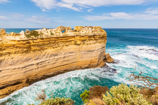 Australia, Victoria, View of Razorback at Loch Ard Gorge