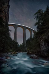Photo sur Plexiglas Viaduc de Landwasser Regardant le viaduc de Landwasser la nuit, Suisse