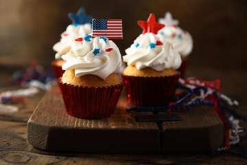 Cupcakes decorated for the US national holiday
