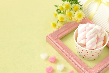 バレンタイン・ホワイトデーのイメージ｜左スペース