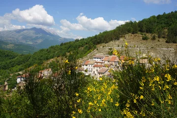 Zelfklevend Fotobehang Landscape of Valle Peligna, Abruzzo, view of Goriano Sicoli © Claudio Colombo