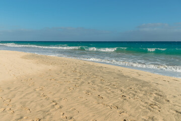 Fototapeta na wymiar sea sandy deserted beach , Fuertoventura
