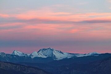 Fototapeta na wymiar Montagnes Alpes