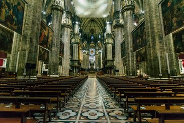 Fotos del interior del Duomo de Milán, la catedral emblema de la ciudad.