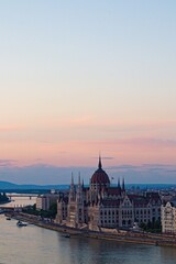 Fototapeta na wymiar parlement Budapest Hongrie