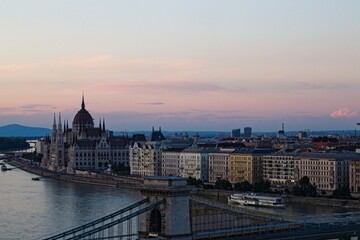 Fototapeta na wymiar parlement Budapest Hongrie