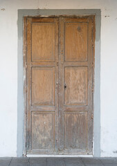 Puerta de madera 