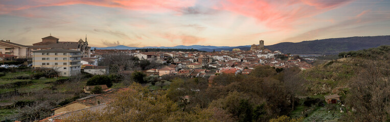 Fototapeta na wymiar Panoramic of the town of Hervás