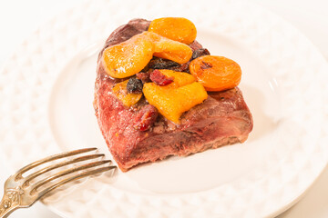 magrets de canards aux abricots secs et au baies de canneberge