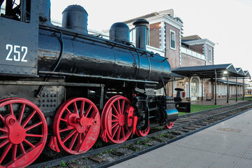 Locomotive and train station, Pósadas