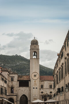 Kroatien, Dalmatien, Dubrovnik, Marktplatz in Altstadt, Glockenturm