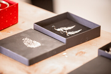 Les boucles d'oreilles de la mariée - Mariage dans le sud de la France