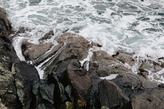 Waves hitting on the rocks