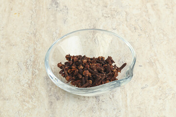 Dry Clove aroma in the bowl