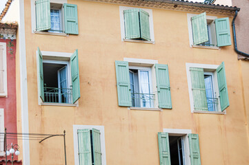 Fototapeta na wymiar Facade of house in the south of France
