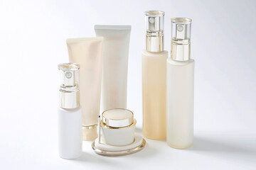 化粧品の組み合わせ、白バック