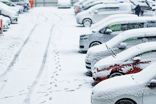 雪　降雪　積雪　駐車場　【 交通麻痺 の イメージ 】

