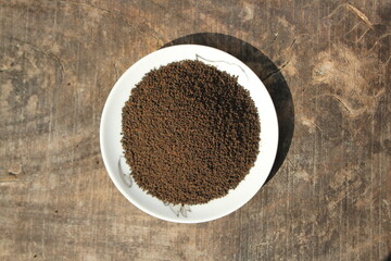 Refined tea leaves on a plate