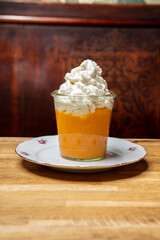 dessert chantilly orange abricot, pistache, 
