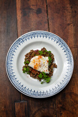 oeuf poché aux lentilles 