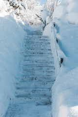 Vereiste Treppenstufen im winter