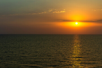Fototapeta na wymiar Beautiful summer sunset on the sea. Sea landscape.