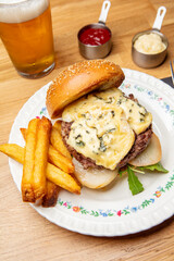 burger, frites, repas, chèvre, miel, noix, poire, bœuf, 