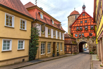 Tor zur historischen Altstadt von Langenburg / Hohenlohe / Deutschland (1226 erstmals erwähnt)
Gate to the historic old town of Langenburg / Hohenlohe / Germany (first mentioned in 1226)