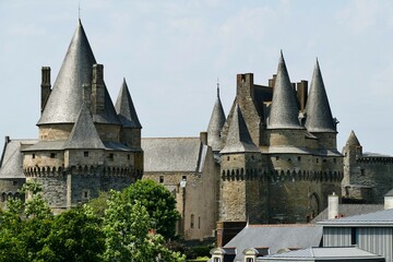 Sommets des tours et toits du château de Vitré