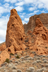 Fototapeta na wymiar Red Rock Pinnacle in Nevada’s Valley of Fire State Park