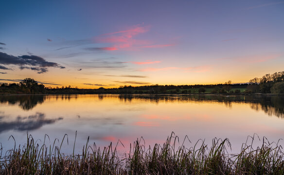 Willen lake at sunset in Milton Keynes. England © Pawel Pajor