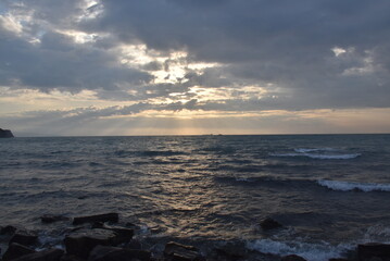 Obraz premium Sunrise over the Black Sea in early January
