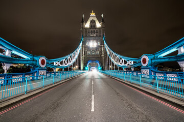 Fototapeta na wymiar Empty Tower Bridge at night in London. England 
