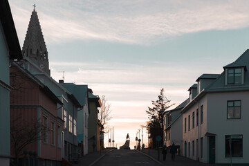 Obraz premium Hallgrímskirkja bathed in sunlight in Rekjavik, Iceland