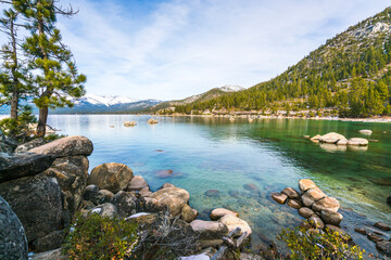 Fototapeta na wymiar beautiful Lake tahoe on sunny day.