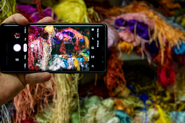 Photography of colored threads with mobile