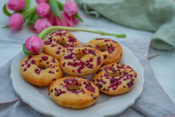 Obraz na płótnie Canvas sweet vanilla raspberry donuts