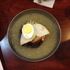 강원도 속초 막국수, 살얼음 육수와 계란, 무생채 고명 / Gangwon-do Sokcho Makguksu, thin ice broth, eggs, radish salad garnish